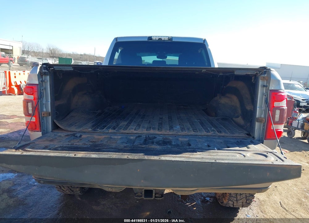 2019 RAM 2500 BIG HORN  4X4 6'4 BOX VIN: 3C6UR5DL8KG679515