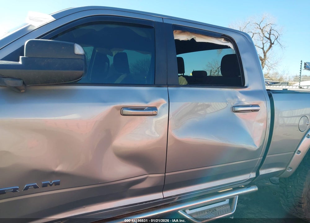 2019 RAM 2500 BIG HORN  4X4 6'4 BOX VIN: 3C6UR5DL8KG679515