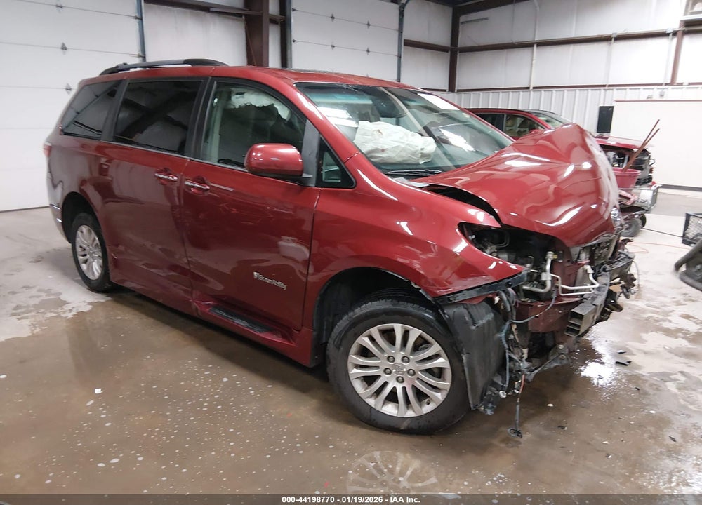 2015 TOYOTA SIENNA XLE 8 PASSENGER VIN: 5TDYK3DC1FS538358