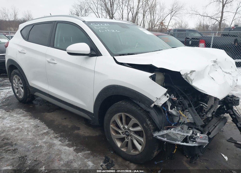 2017 HYUNDAI TUCSON SE VIN: KM8J3CA4XHU342425