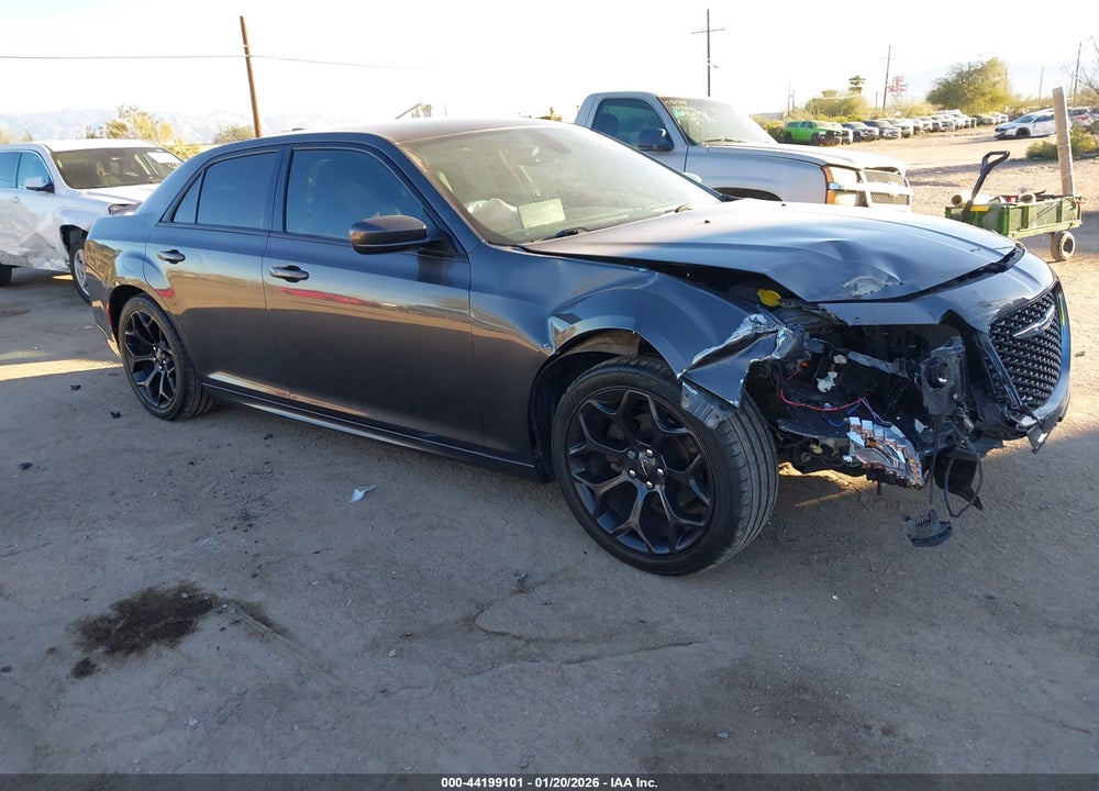 2019 CHRYSLER 300 S VIN: 2C3CCABG1KH619780