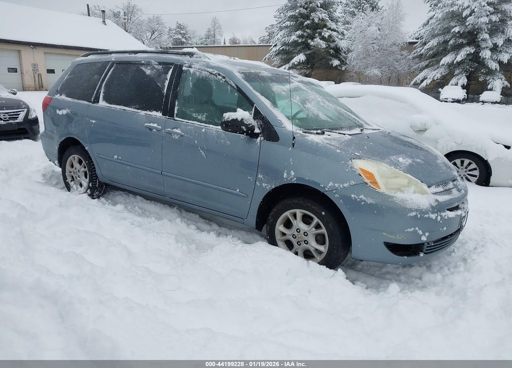 2004 TOYOTA SIENNA LE VIN: 5TDBA23C14S004195