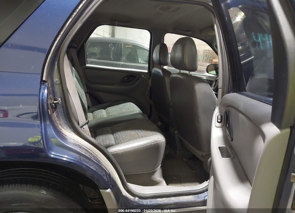 2002 FORD ESCAPE XLS VIN: 1FMYU01122KC36845