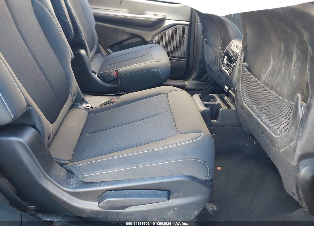 2024 JEEP GRAND CHEROKEE L LAREDO X 4X4 VIN: 1C4RJKAG6R8581627