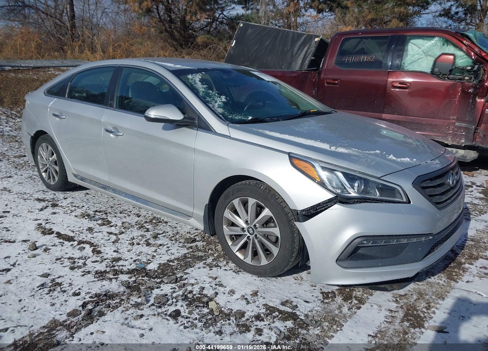 2015 HYUNDAI SONATA SPORT VIN: 5NPE34AF2FH137864