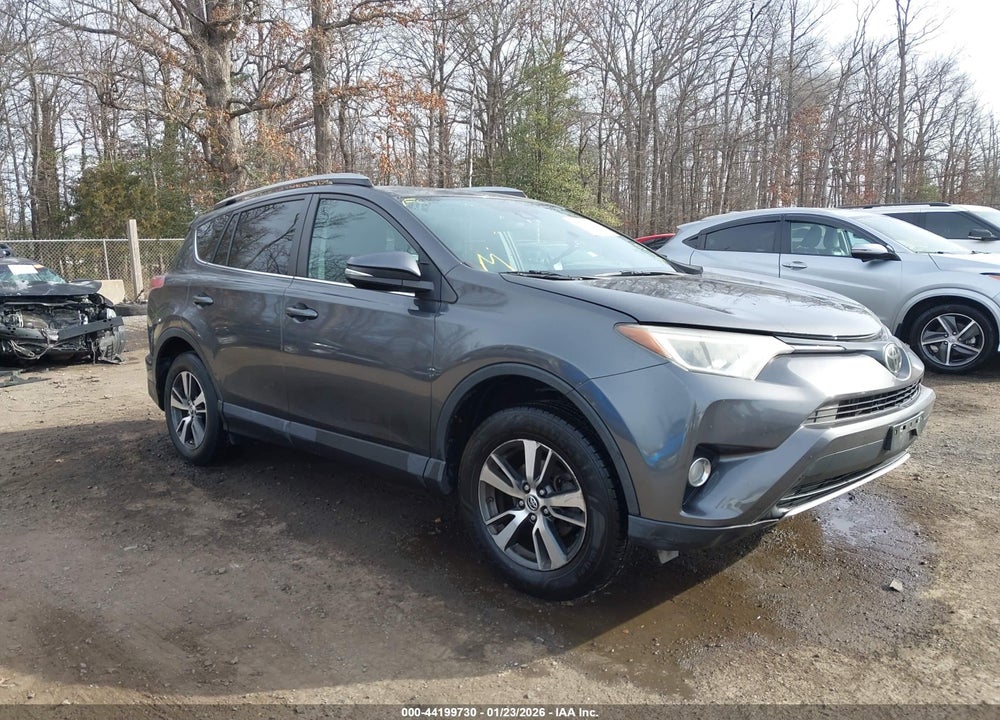 2017 TOYOTA RAV4 XLE VIN: 2T3RFREVXHW669012