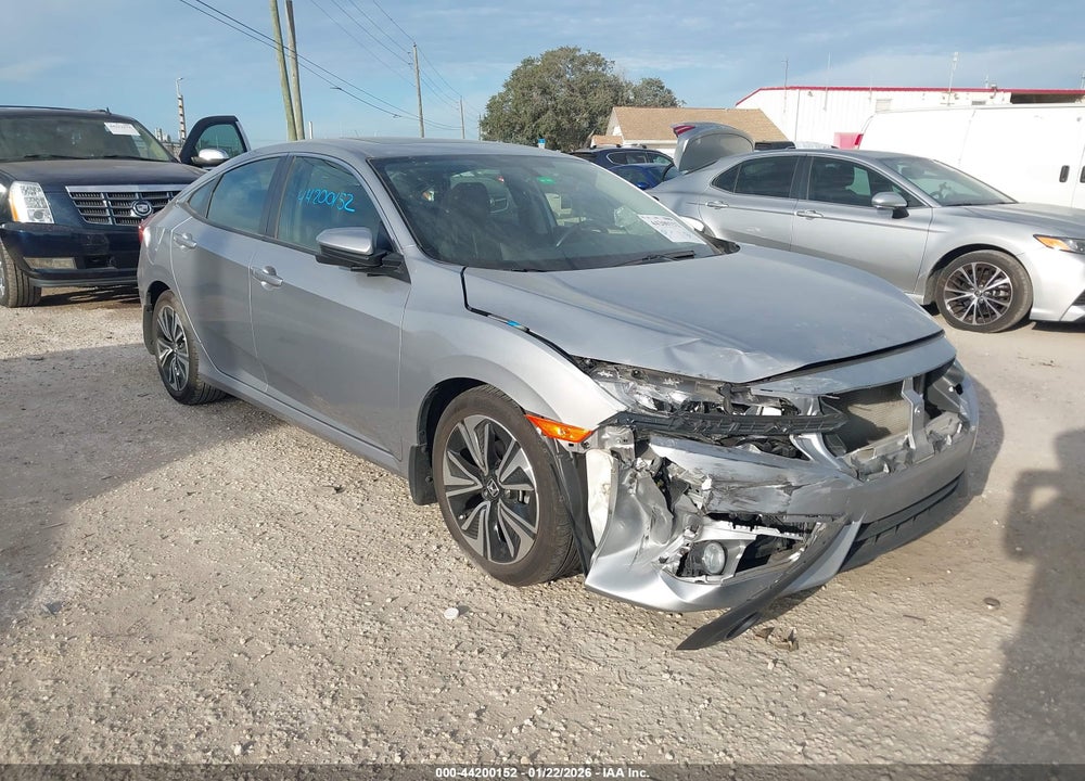 2018 HONDA CIVIC EX-L VIN: JHMFC1F77JX018384