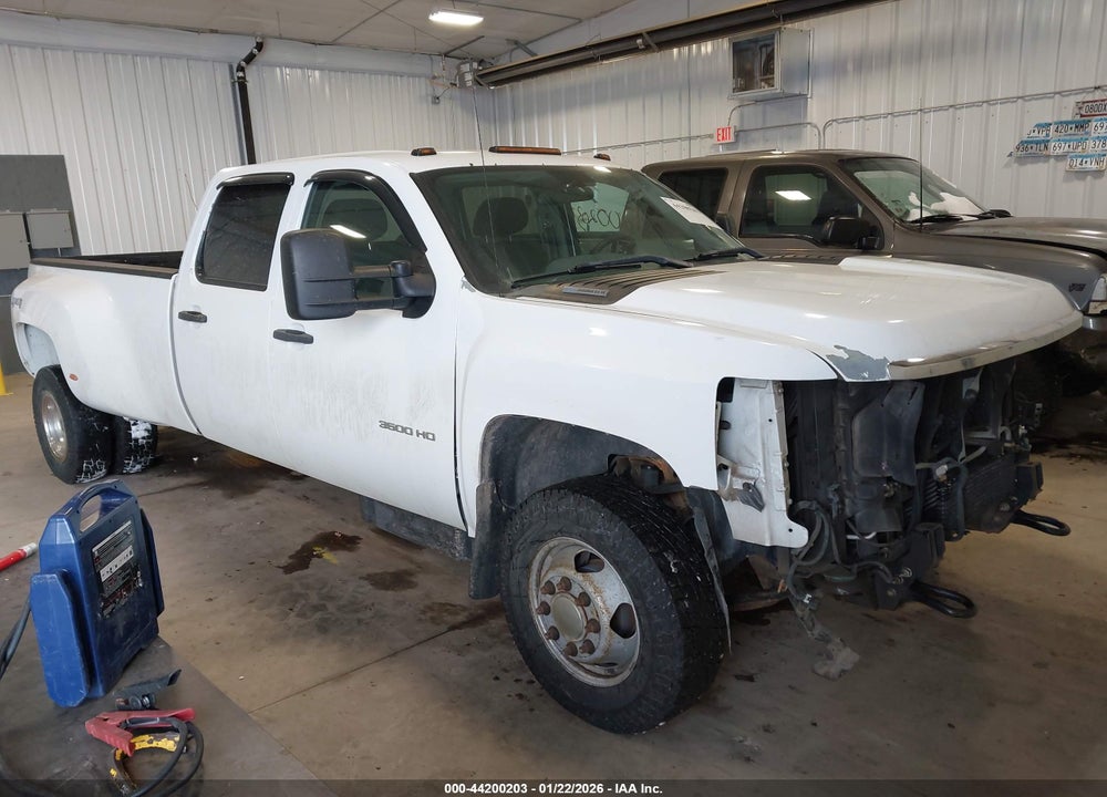 2014 CHEVROLET SILVERADO 3500HD WORK TRUCK VIN: 1GC4KZC83EF136077