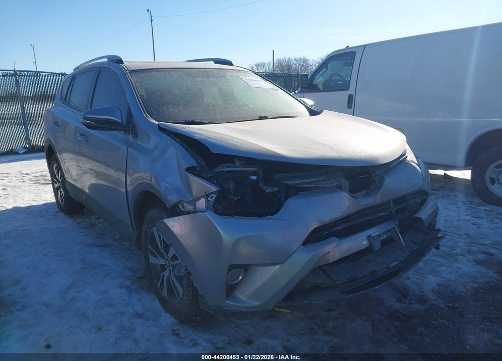 2016 TOYOTA RAV4 XLE VIN: 2T3WFREV3GW288121