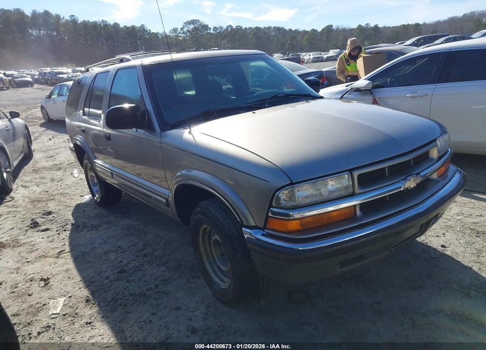 2001 CHEVROLET BLAZER LT VIN: 1GNCS13W812182556