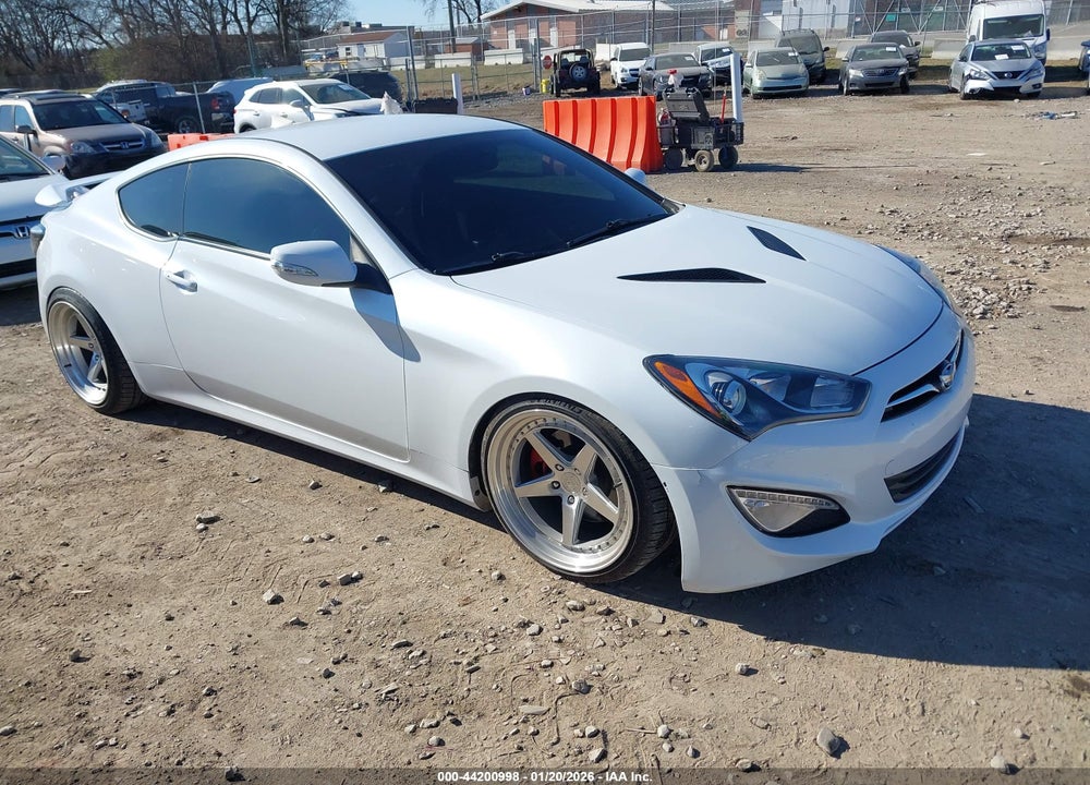 2016 HYUNDAI GENESIS 3.8 BASE VIN: KMHHT6KJ9GU135530