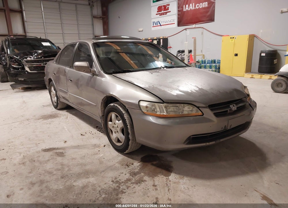 2000 HONDA ACCORD 3.0 EX VIN: 1HGCG1650YA088766