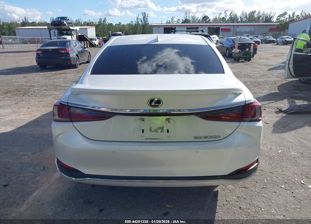 2024 LEXUS ES 300H VIN: 58ADA1C1XRU051217