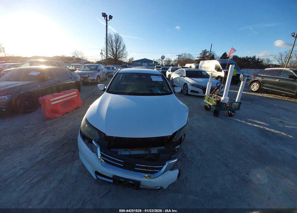 2013 HONDA ACCORD LX VIN: 1HGCR2F31DA123355