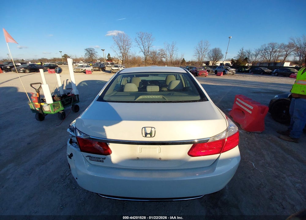 2013 HONDA ACCORD LX VIN: 1HGCR2F31DA123355
