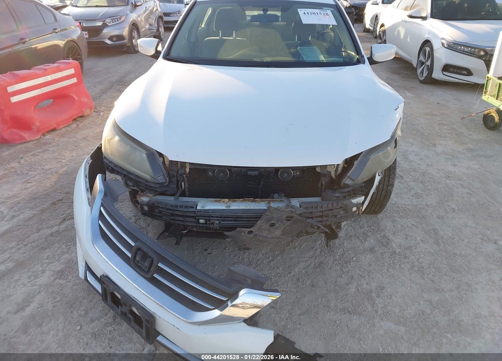 2013 HONDA ACCORD LX VIN: 1HGCR2F31DA123355