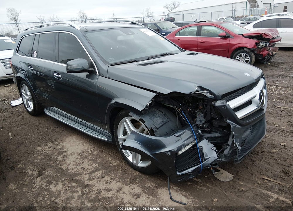 2015 MERCEDES-BENZ GL 550 4MATIC VIN: 4JGDF7DE5FA560609