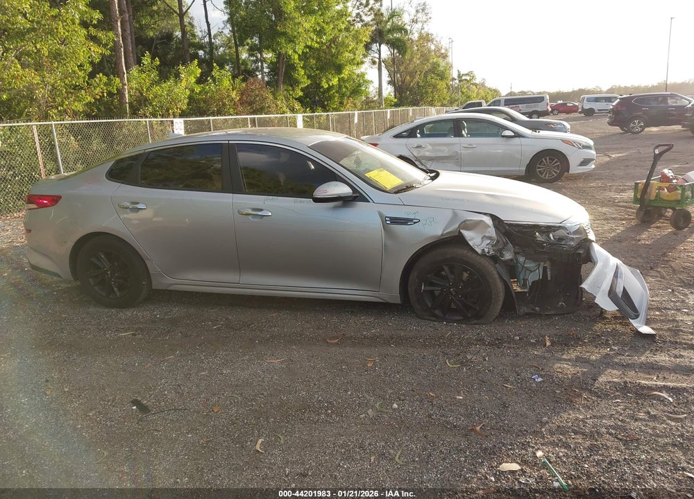 2020 KIA OPTIMA LX VIN: 5XXGT4L38LG438447