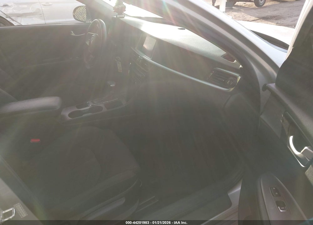 2020 KIA OPTIMA LX VIN: 5XXGT4L38LG438447