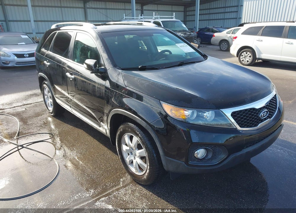2013 KIA SORENTO LX VIN: 5XYKTCA65DG386614