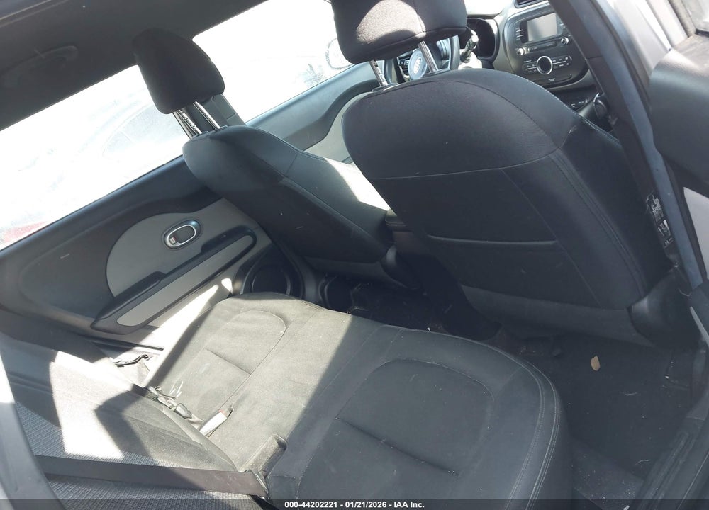 2017 KIA SOUL + VIN: KNDJP3A55H7418343