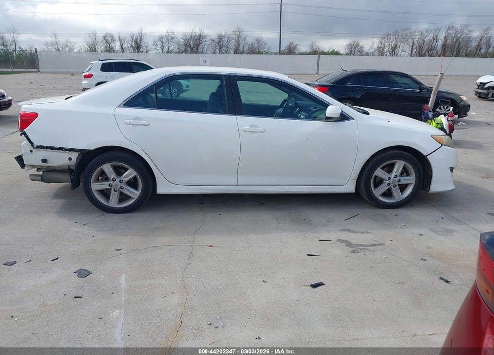 2014 TOYOTA CAMRY SE VIN: 4T1BF1FK0EU391295