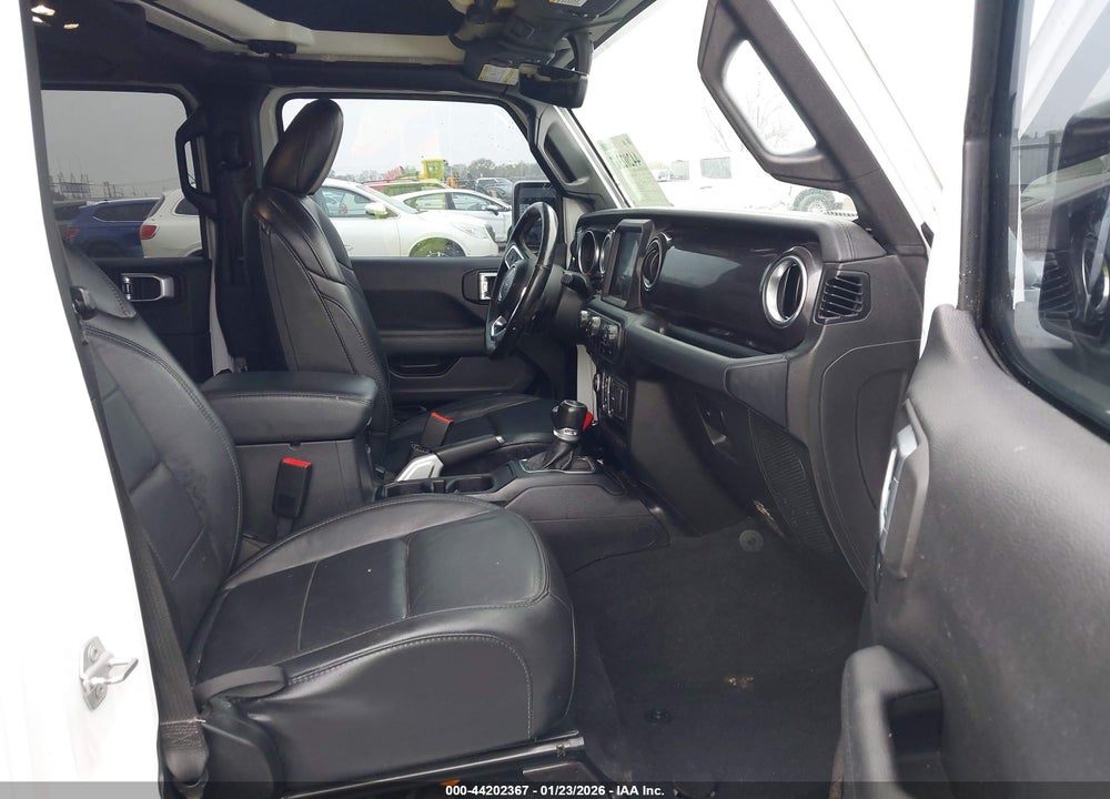 2020 JEEP WRANGLER UNLIMITED SAHARA ALTITUDE 4X4 VIN: 1C4HJXEG5LW259681