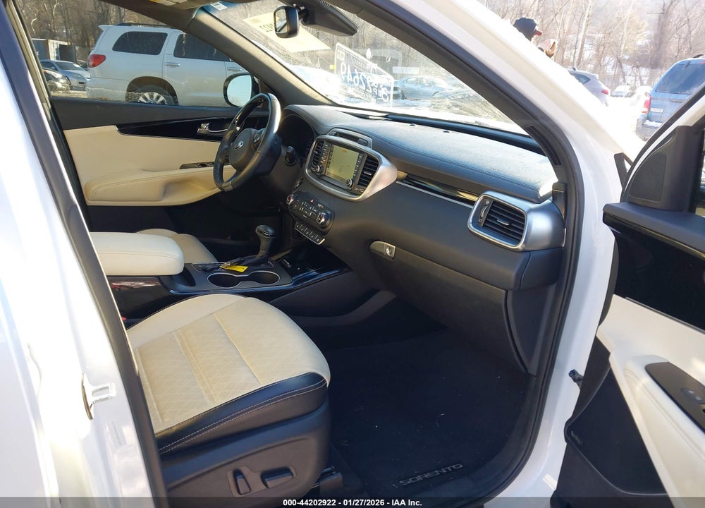 2017 KIA SORENTO 3.3L SXL VIN: 5XYPKDA5XHG227308