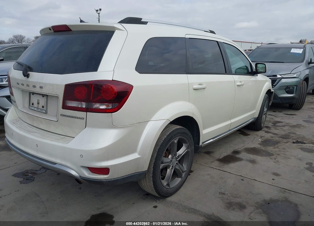 2016 DODGE JOURNEY CROSSROAD PLUS VIN: 3C4PDCGB8GT124042