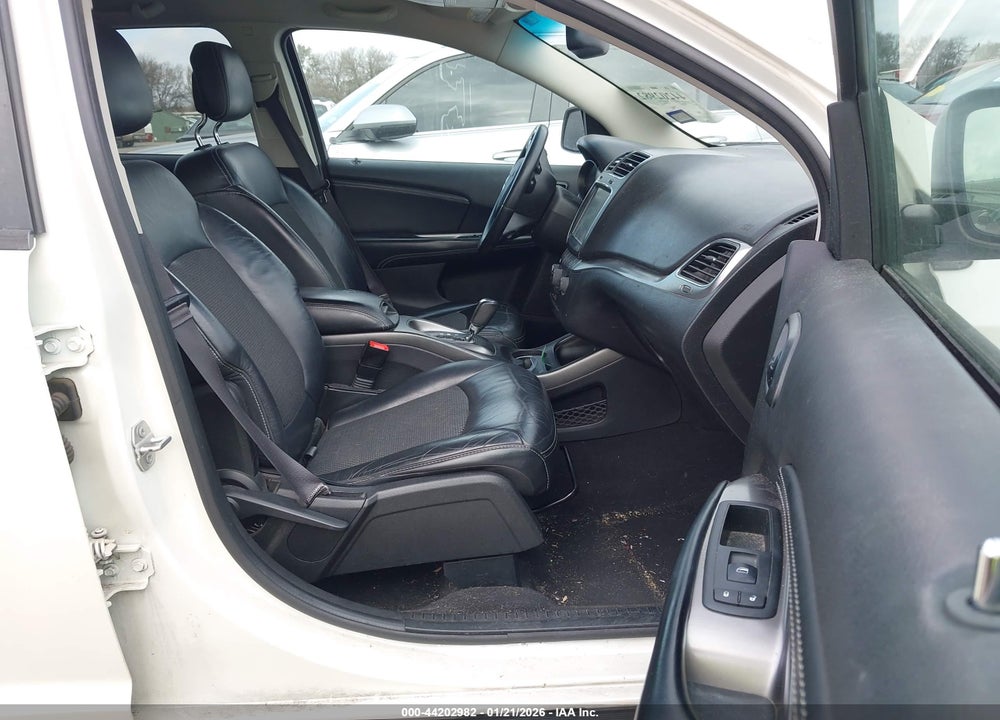2016 DODGE JOURNEY CROSSROAD PLUS VIN: 3C4PDCGB8GT124042