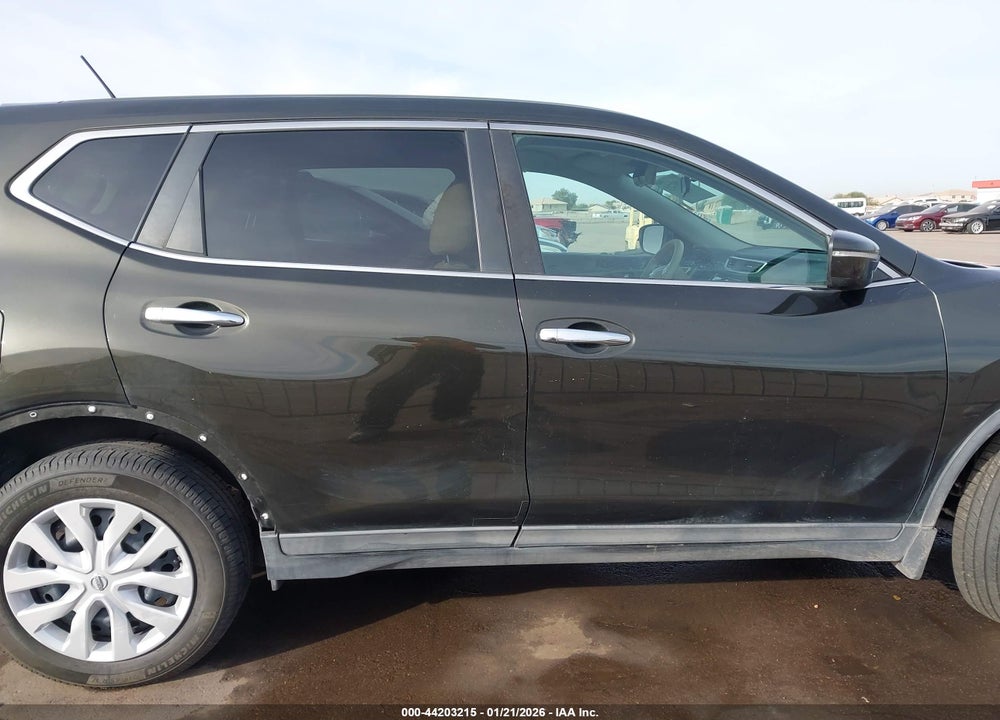 2015 NISSAN ROGUE S VIN: 5N1AT2ML0FC847664