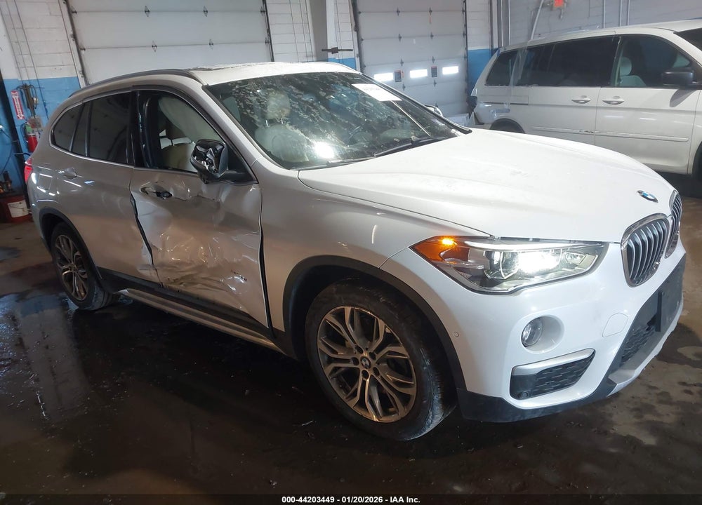 2017 BMW X1 XDRIVE28I VIN: WBXHT3C39H5F70911