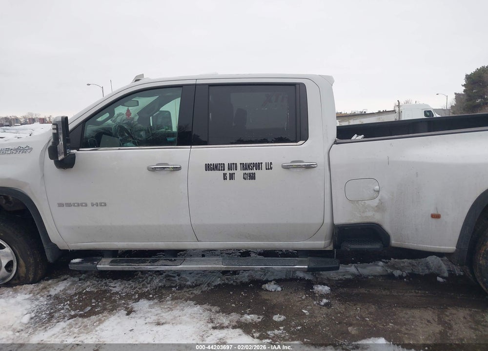2022 CHEVROLET SILVERADO 3500HD 4WD  LONG BED HIGH COUNTRY VIN: 1GC4YVEYXNF101928