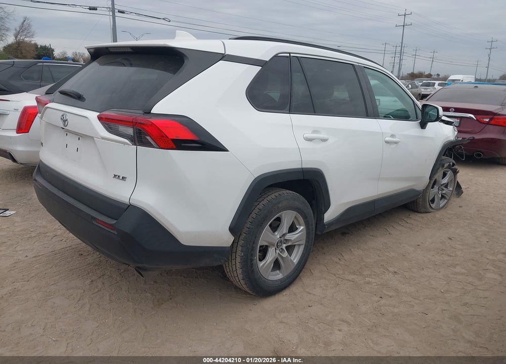 2021 TOYOTA RAV4 XLE VIN: 2T3W1RFV3MW120388