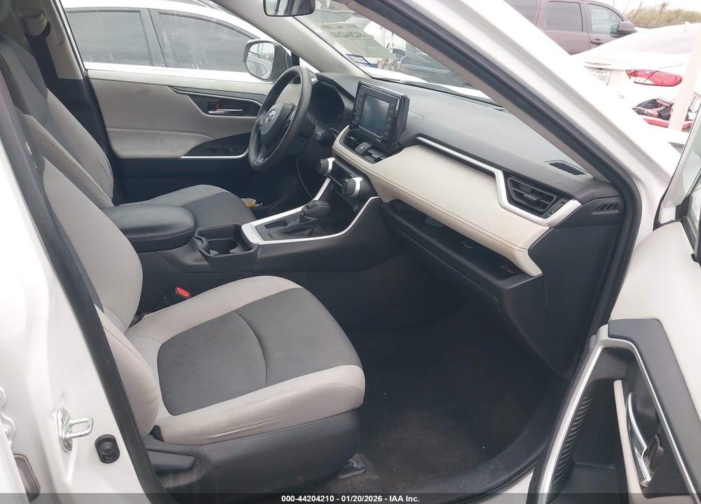 2021 TOYOTA RAV4 XLE VIN: 2T3W1RFV3MW120388