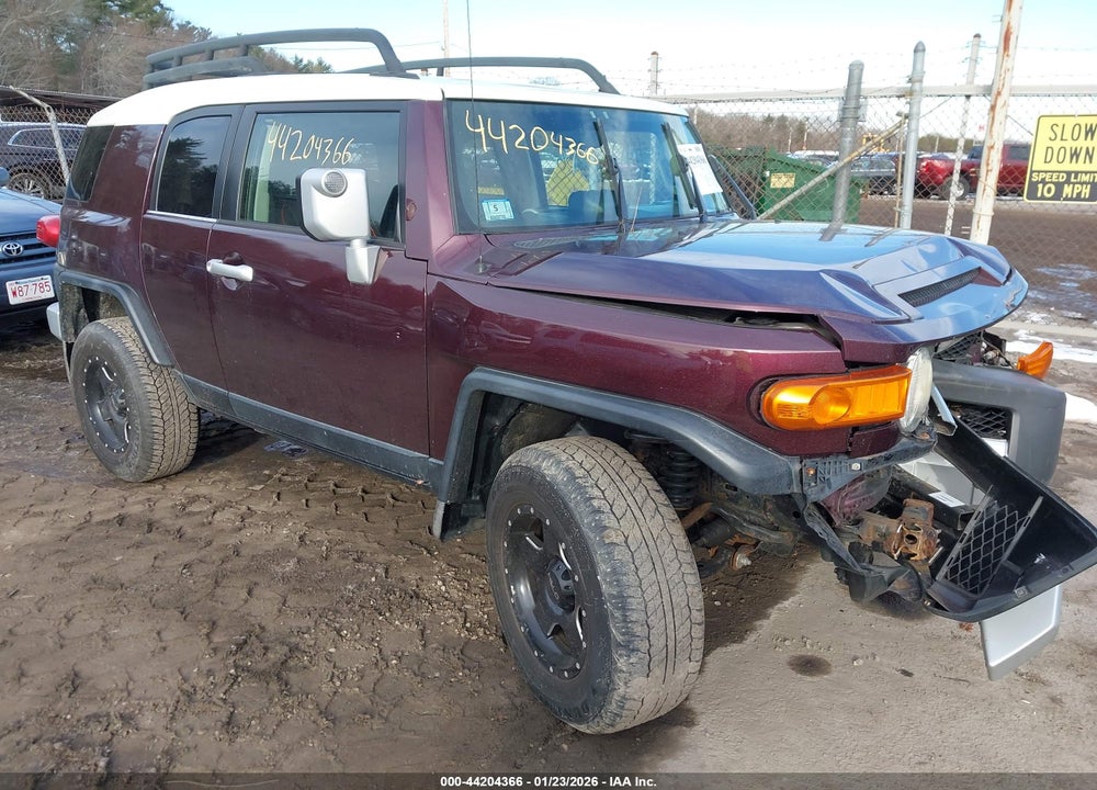 2007 TOYOTA FJ CRUISER VIN: JTEBU11F670018322