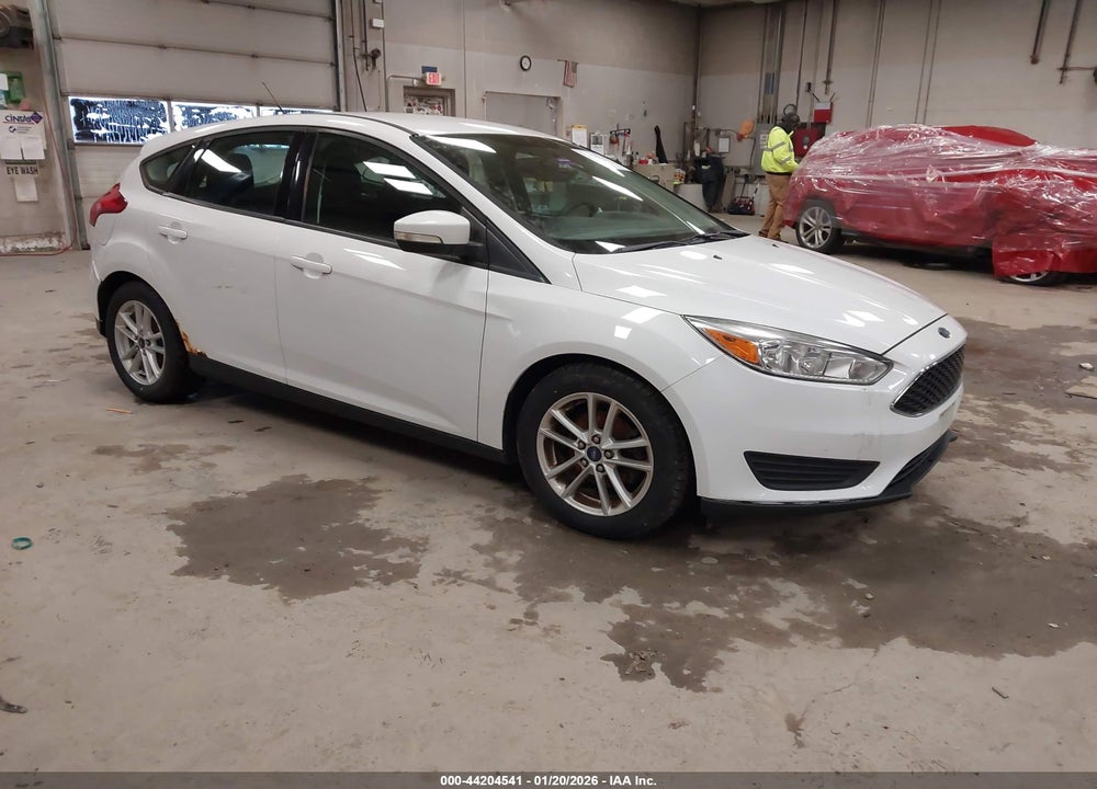 2015 FORD FOCUS SE VIN: 1FADP3K28FL279207