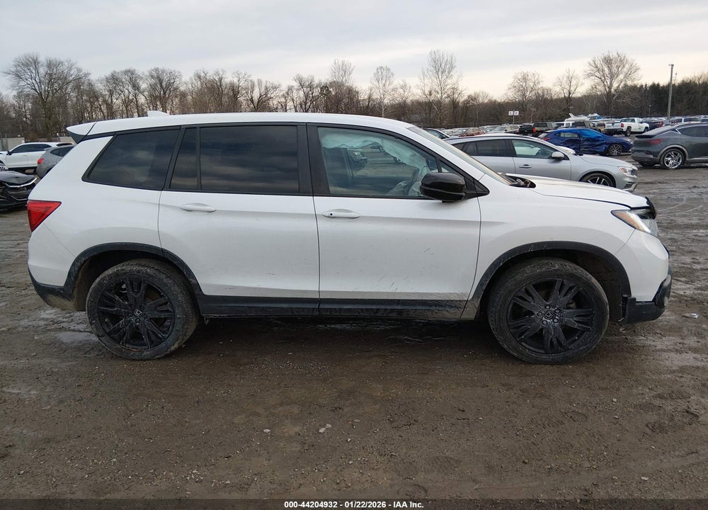 2021 HONDA PASSPORT AWD SPORT VIN: 5FNYF8H24MB019776