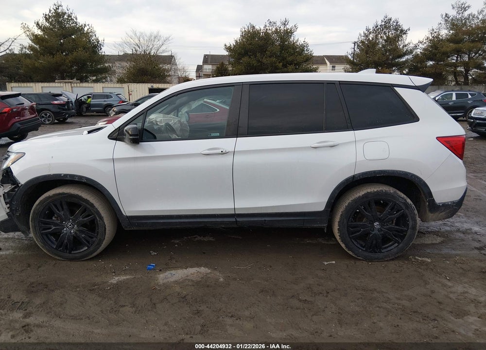 2021 HONDA PASSPORT AWD SPORT VIN: 5FNYF8H24MB019776