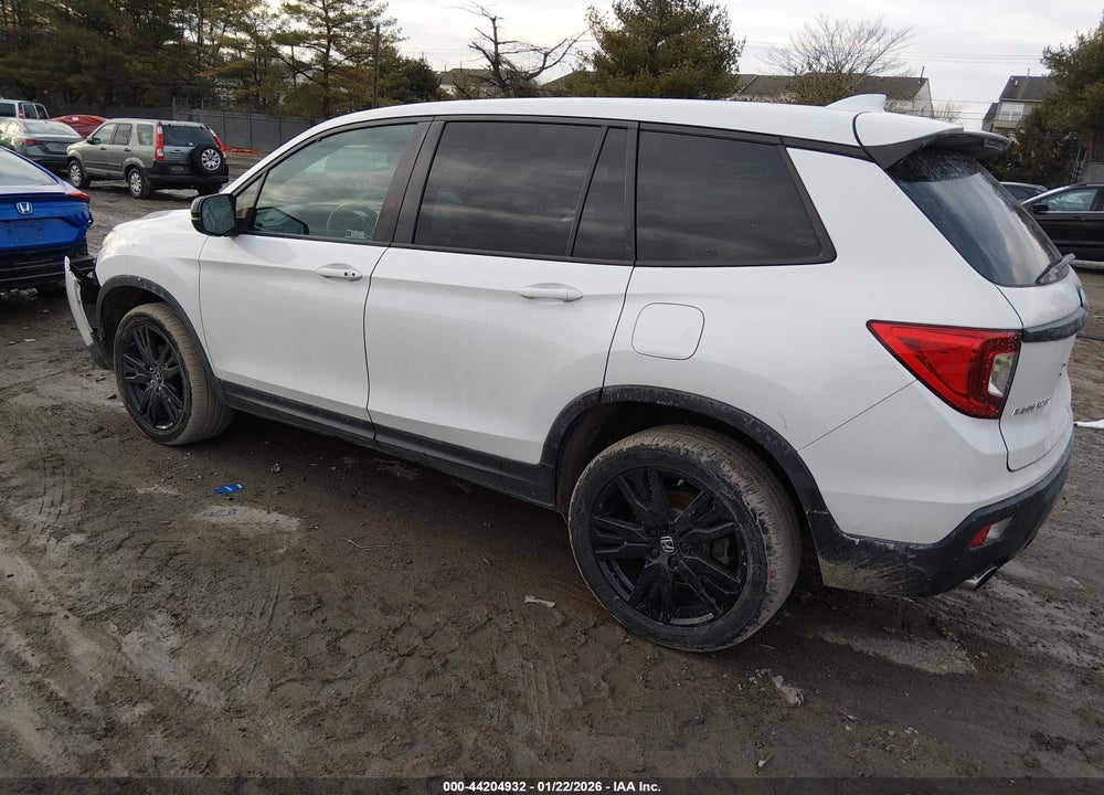 2021 HONDA PASSPORT AWD SPORT VIN: 5FNYF8H24MB019776