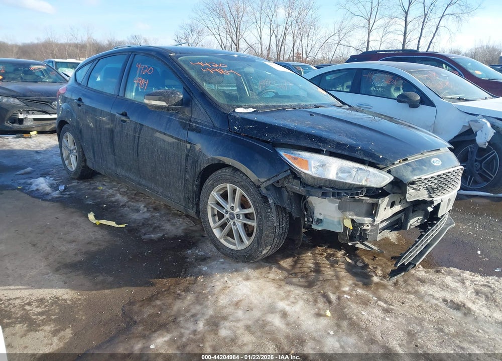 2015 FORD FOCUS SE VIN: 1FADP3K29FL310979
