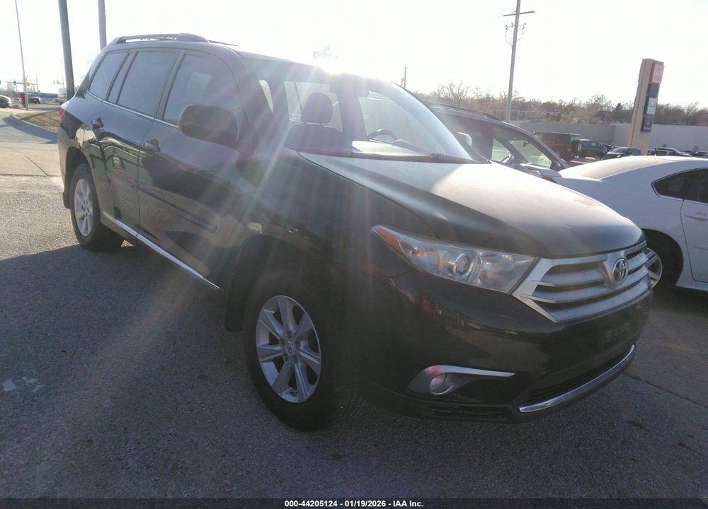 2011 TOYOTA HIGHLANDER BASE V6 VIN: 5TDBK3EH7BS067178