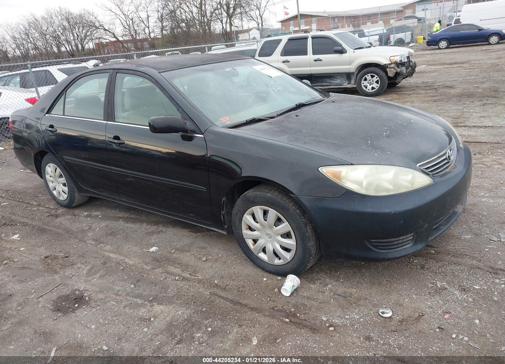 2005 TOYOTA CAMRY LE VIN: 4T1BE32K85U013018