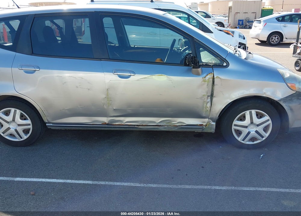 2008 HONDA FIT VIN: JHMGD38498S034318