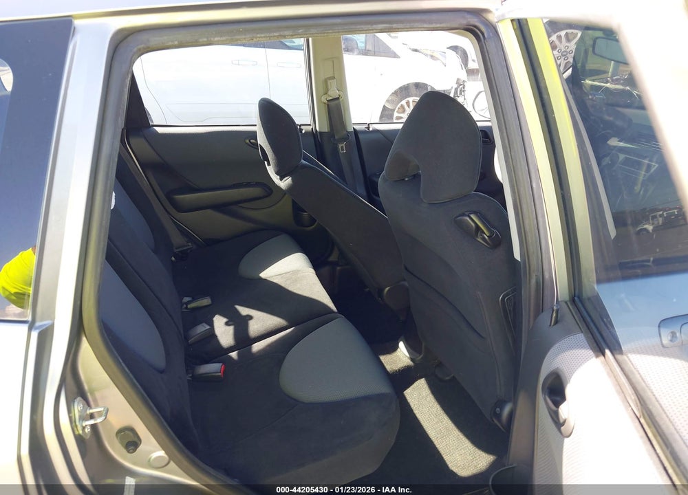 2008 HONDA FIT VIN: JHMGD38498S034318