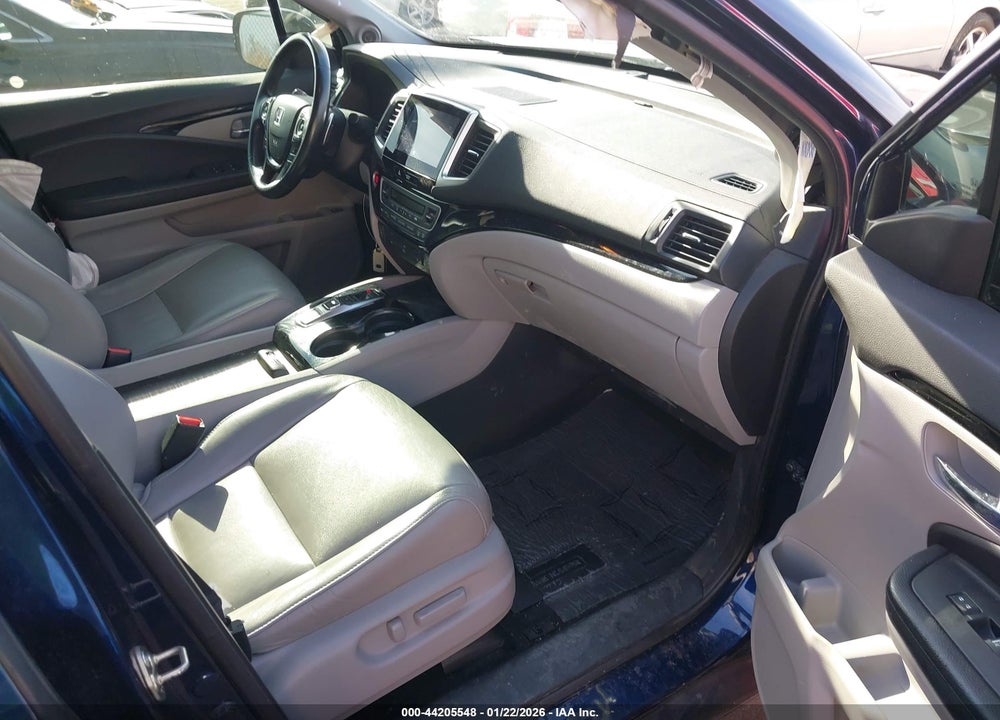 2016 HONDA PILOT TOURING VIN: 5FNYF5H94GB044208
