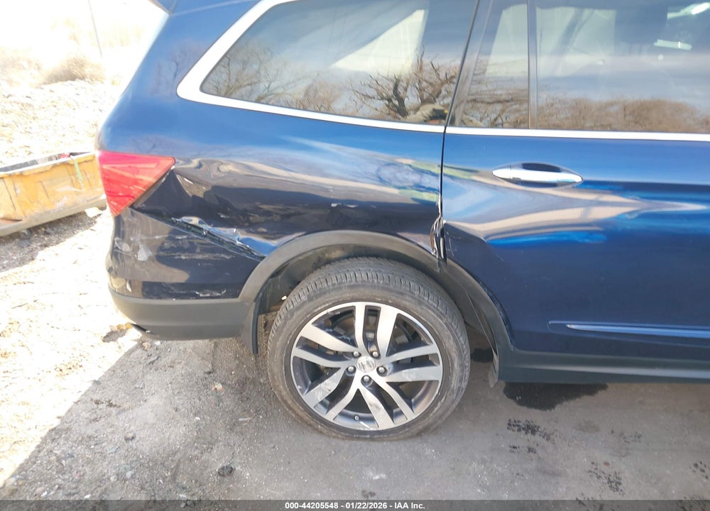 2016 HONDA PILOT TOURING VIN: 5FNYF5H94GB044208