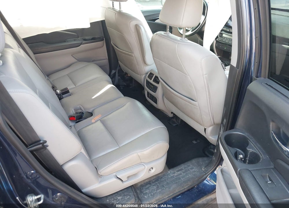 2016 HONDA PILOT TOURING VIN: 5FNYF5H94GB044208