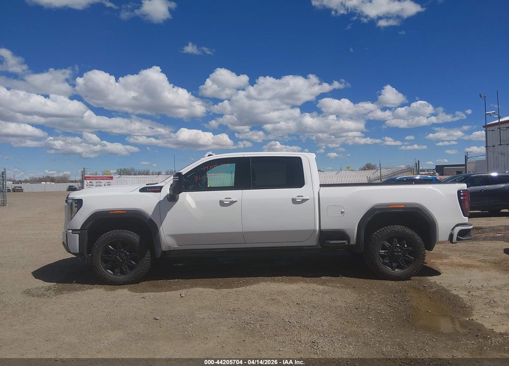 2024 GMC SIERRA 2500HD 4WD  STANDARD BED AT4 VIN: 1GT49PEY5RF372099
