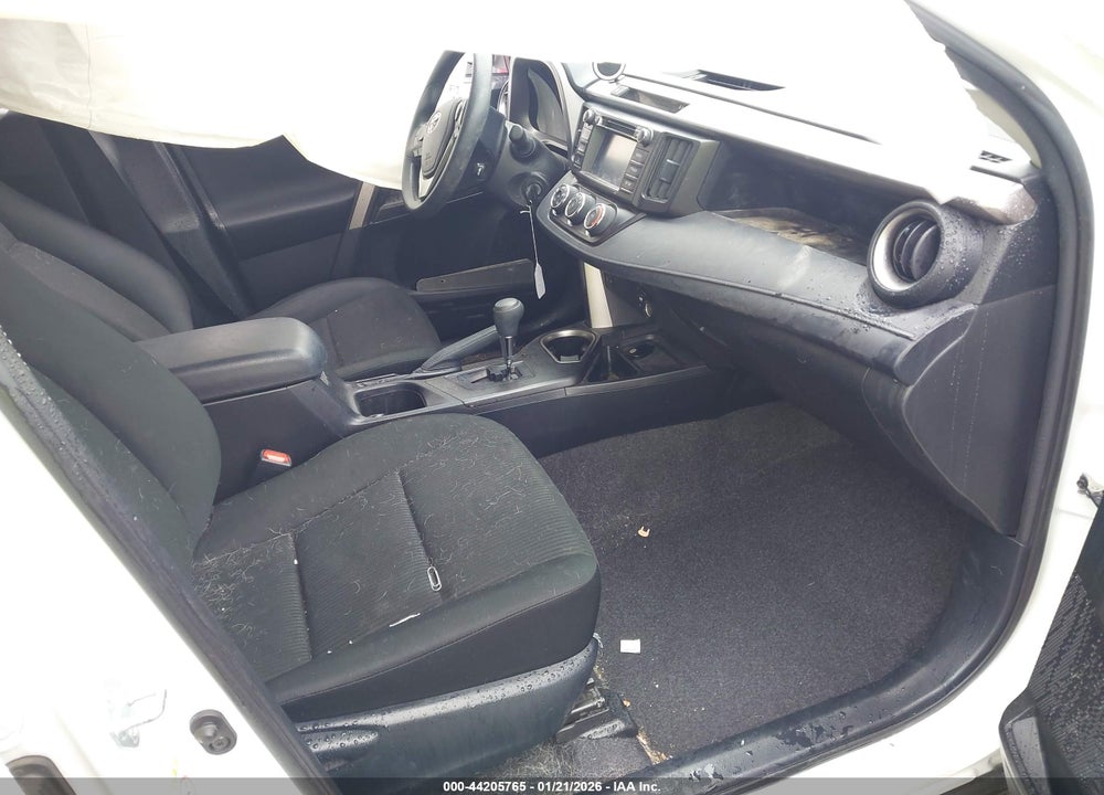 2018 TOYOTA RAV4 LE VIN: JTMZFREV7JJ199185